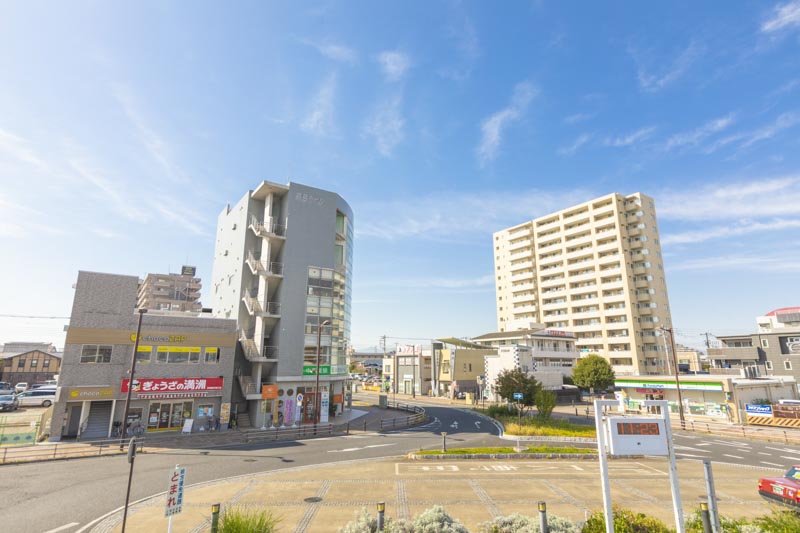西武池袋線武蔵藤沢駅から望むロータリー